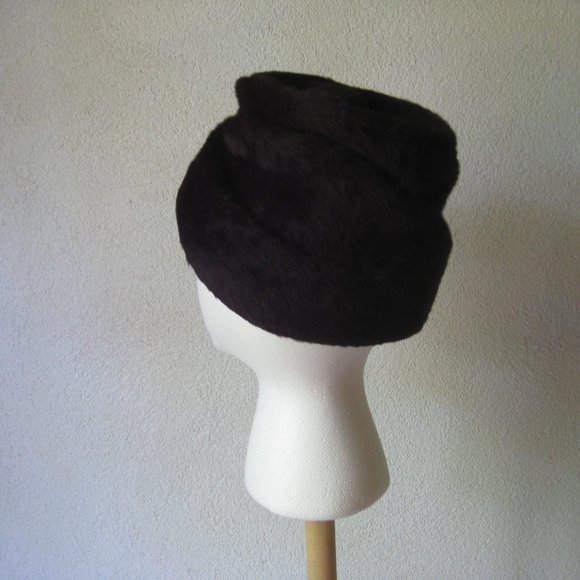 Vintage l 60s Marche Exclusive Designer Black Faux Fur Rhinestone Pin Brooch Hat - Picture 3 of 7